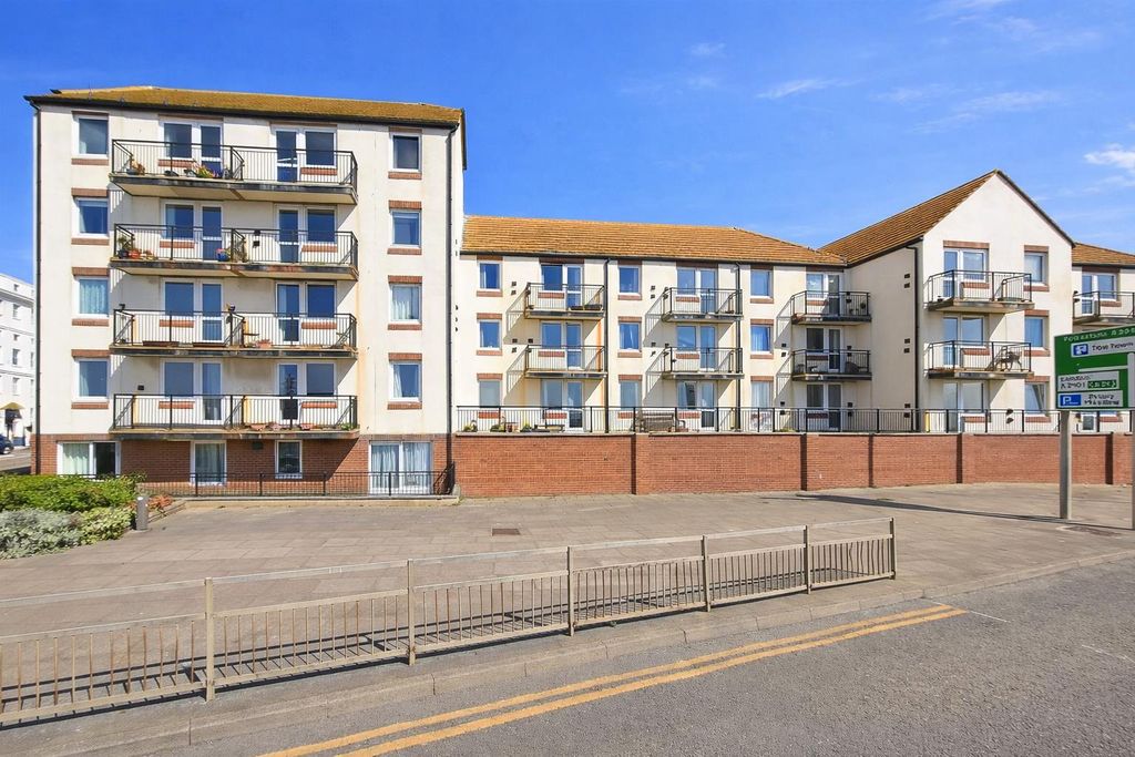 Property photo 2 of 12 B042Baea-d824-43Ec-9B26-dc0cd7247753.Png