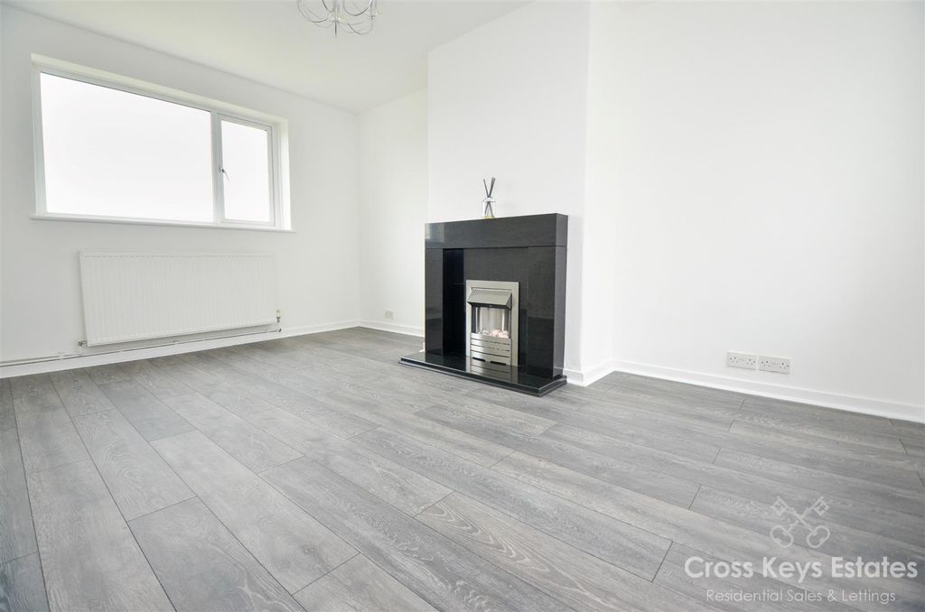 Property photo 3 of 26 Sitting Room