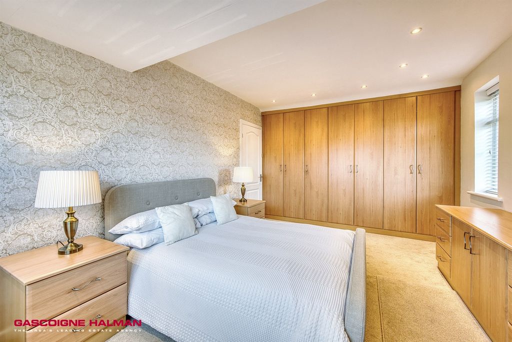 Property photo 3 of 22 Bedroom 1