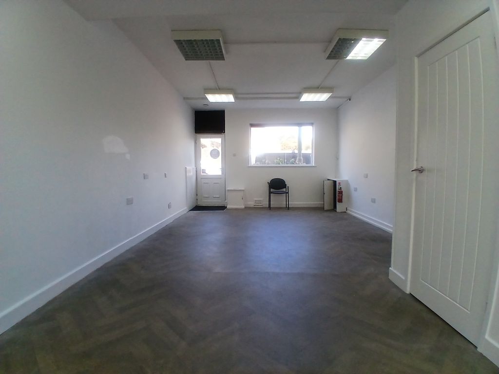 Property photo 2 of 11 New Int 3