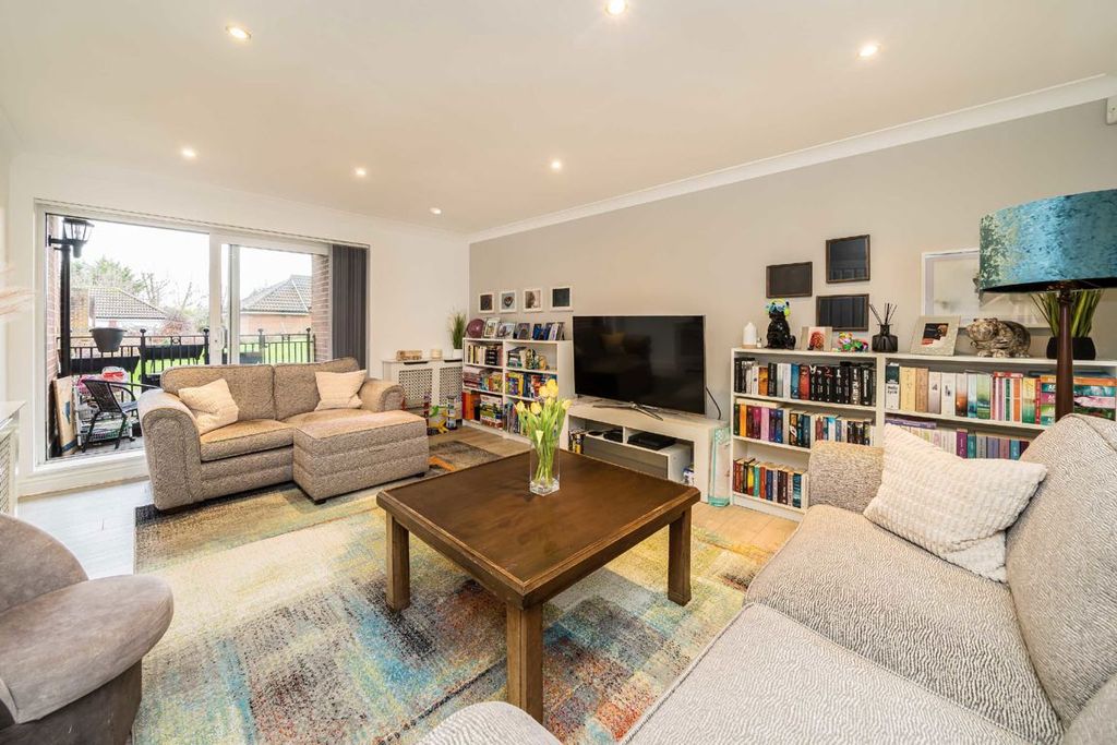 Property photo 3 of 9