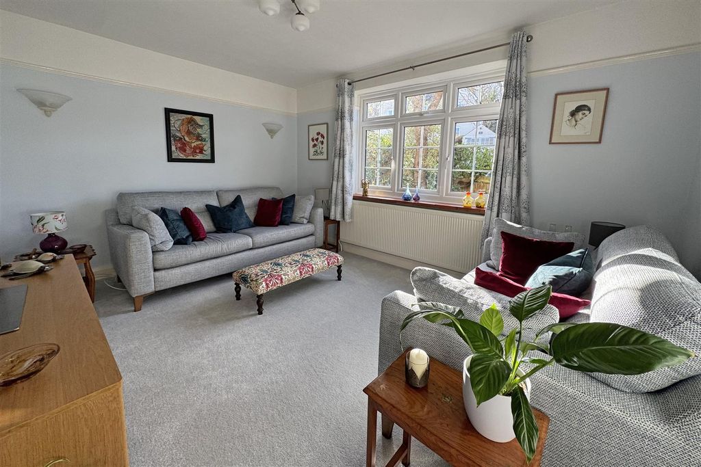 Property photo 2 of 14 Img_5057.Jpg