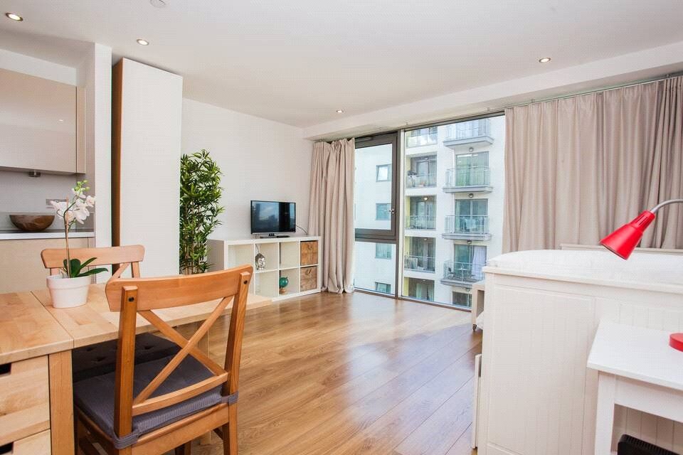 Property photo 1 of 11 Aqua Vista Sq, E3