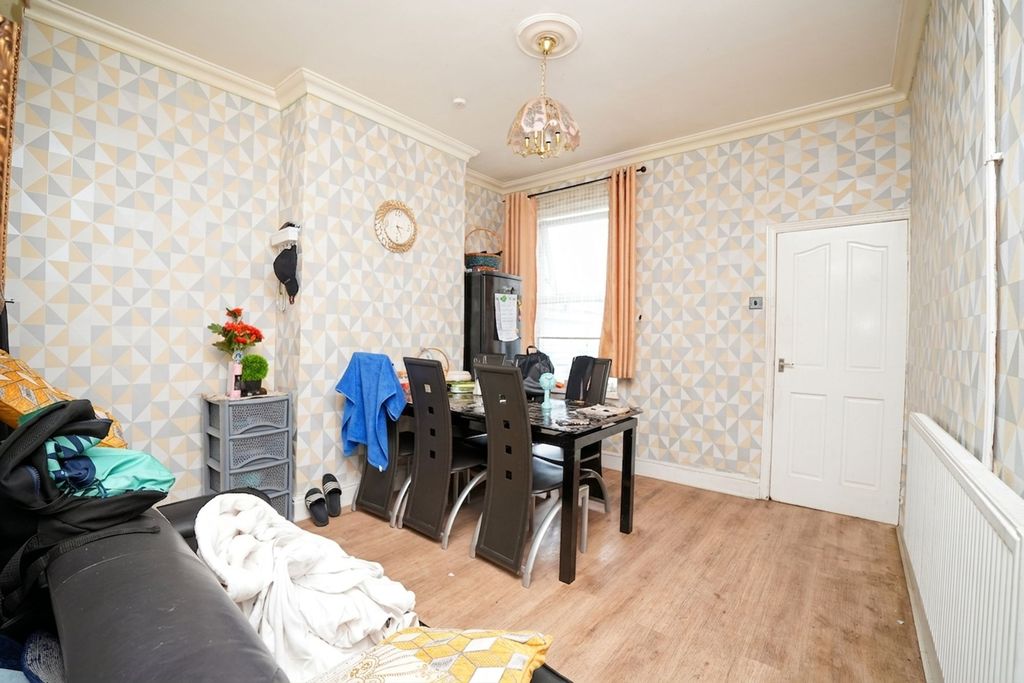 Property photo 3 of 11 Dining
