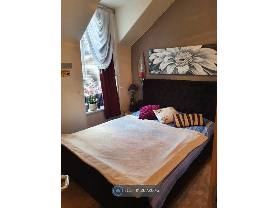 Property photo 2 of 27