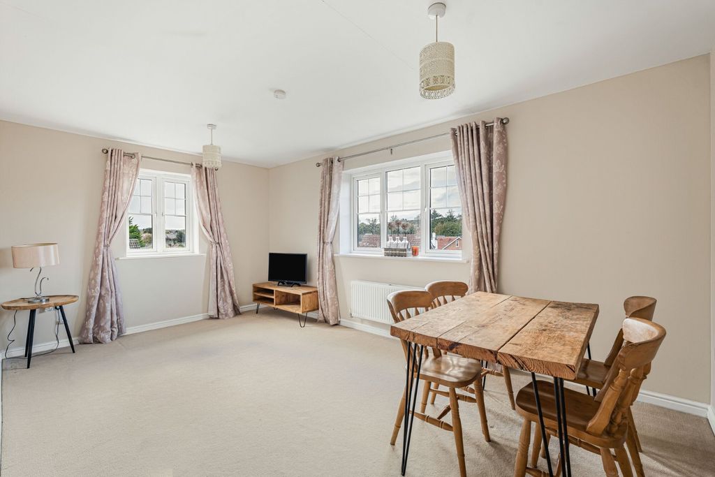 Property photo 3 of 16 Picture No. 17