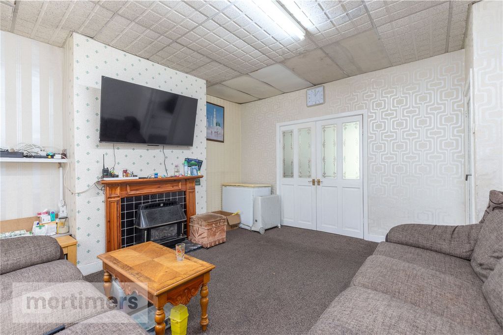 Property photo 3 of 19 Dining Room