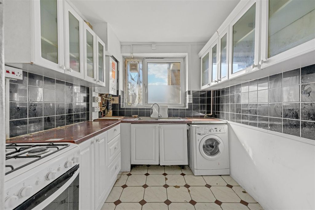 Property photo 3 of 24 Kitchen