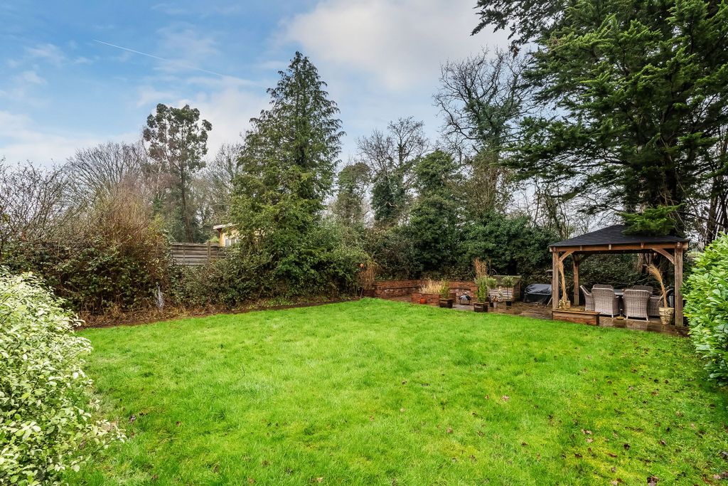 Property photo 2 of 32