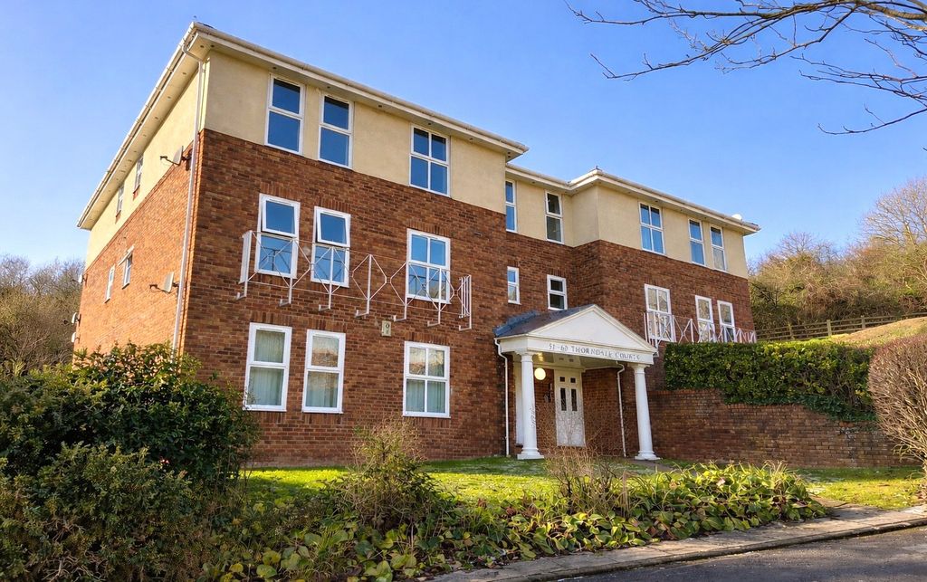 Property photo 1 of 8 Building External