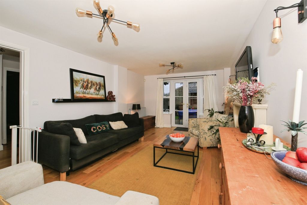 Property photo 3 of 20