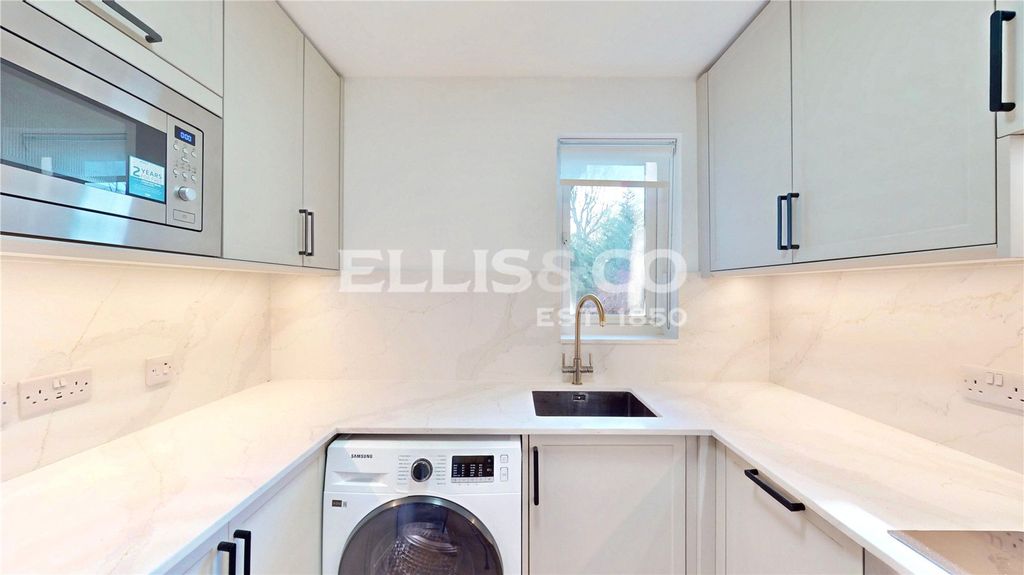 Property photo 3 of 15 Picture No. 16