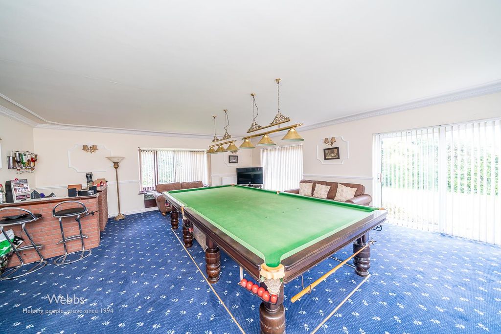 Property photo 3 of 39 Â© Webbs Estate Agents Â© (143 Of 298).Jpg