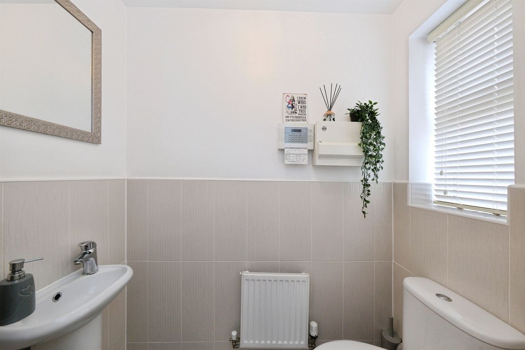 Property photo 3 of 20