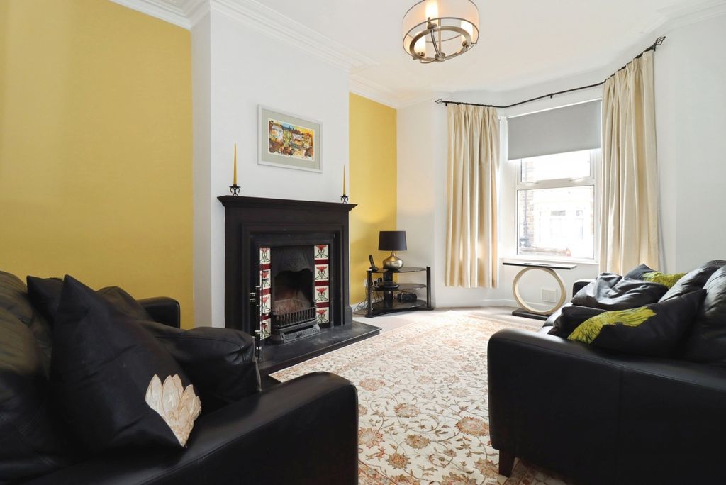 Property photo 2 of 16 Pbox-Img.Jpg