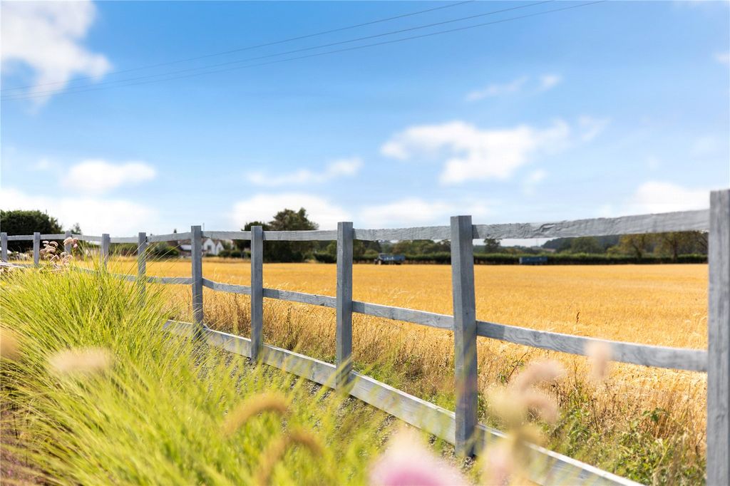 Property photo 3 of 27 Garden