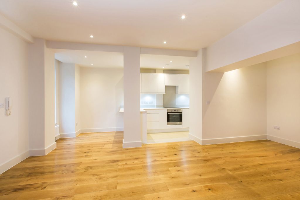 Property photo 1 of 11 Front