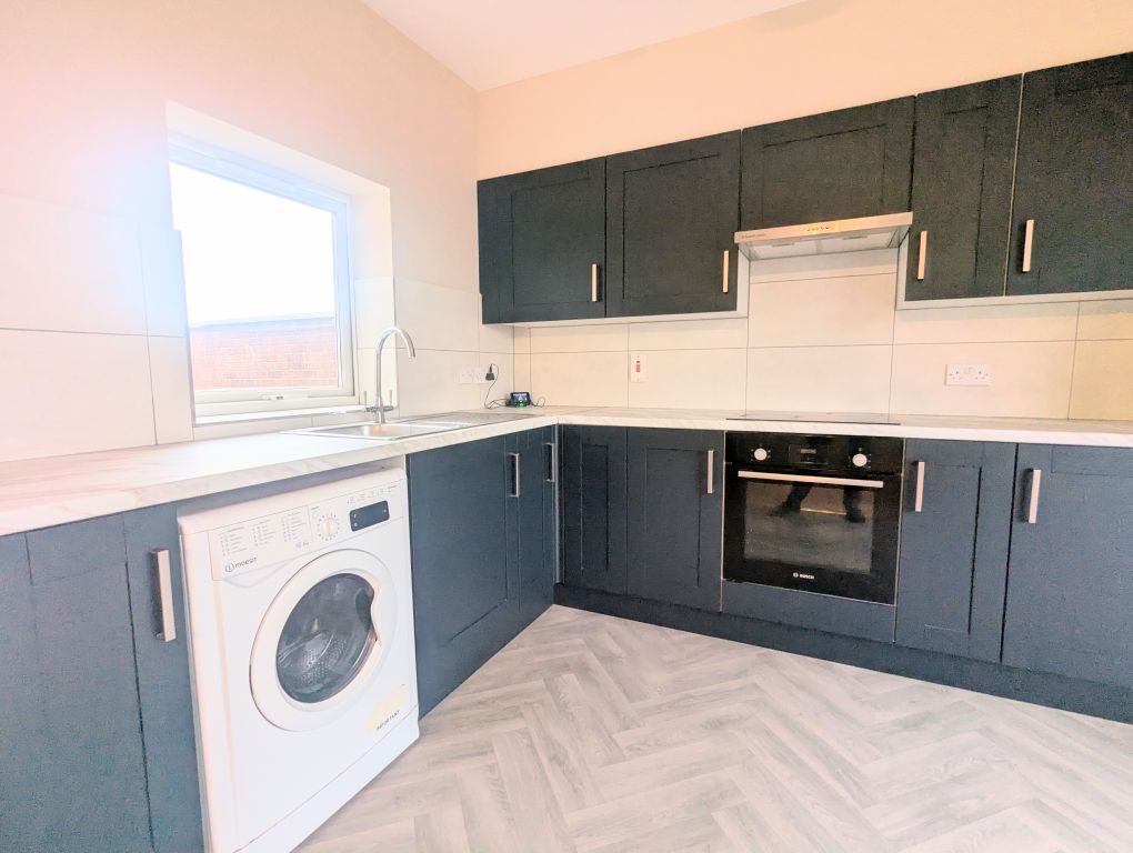 Property photo 2 of 10 Kitchen