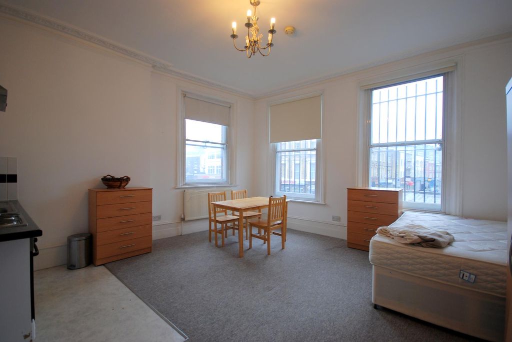 Property photo 2 of 3