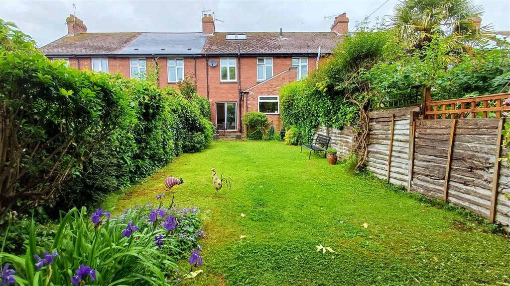 Property photo 2 of 13 Garden