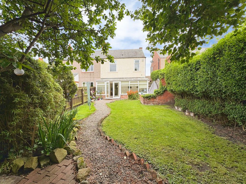 Property photo 3 of 12 Photo 6