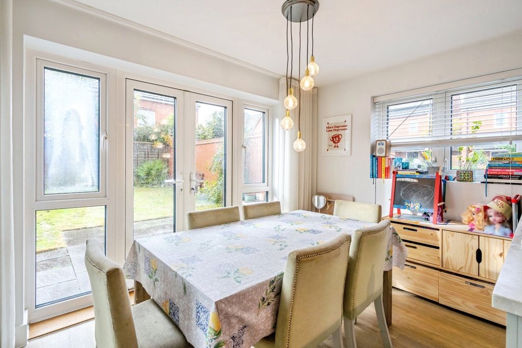 Property photo 2 of 17 Photo