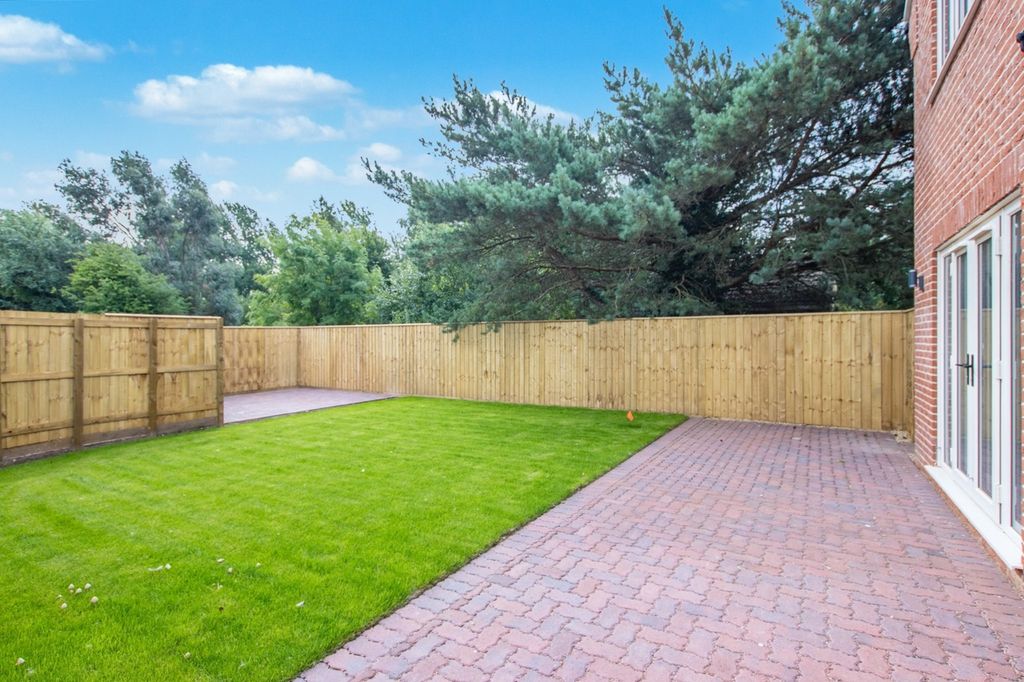 Property photo 3 of 24 4432665