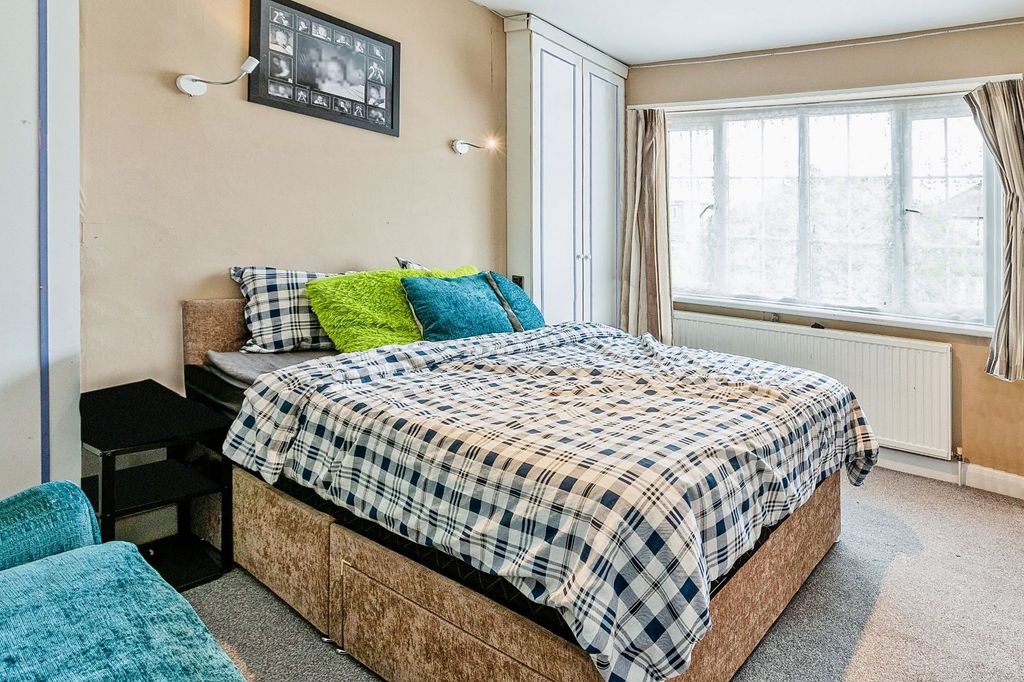 Property photo 3 of 12 Bedroom 1
