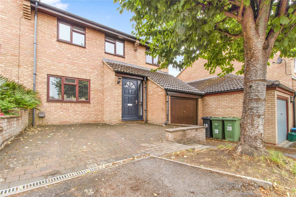 Property photo 2 of 16 Picture No. 02