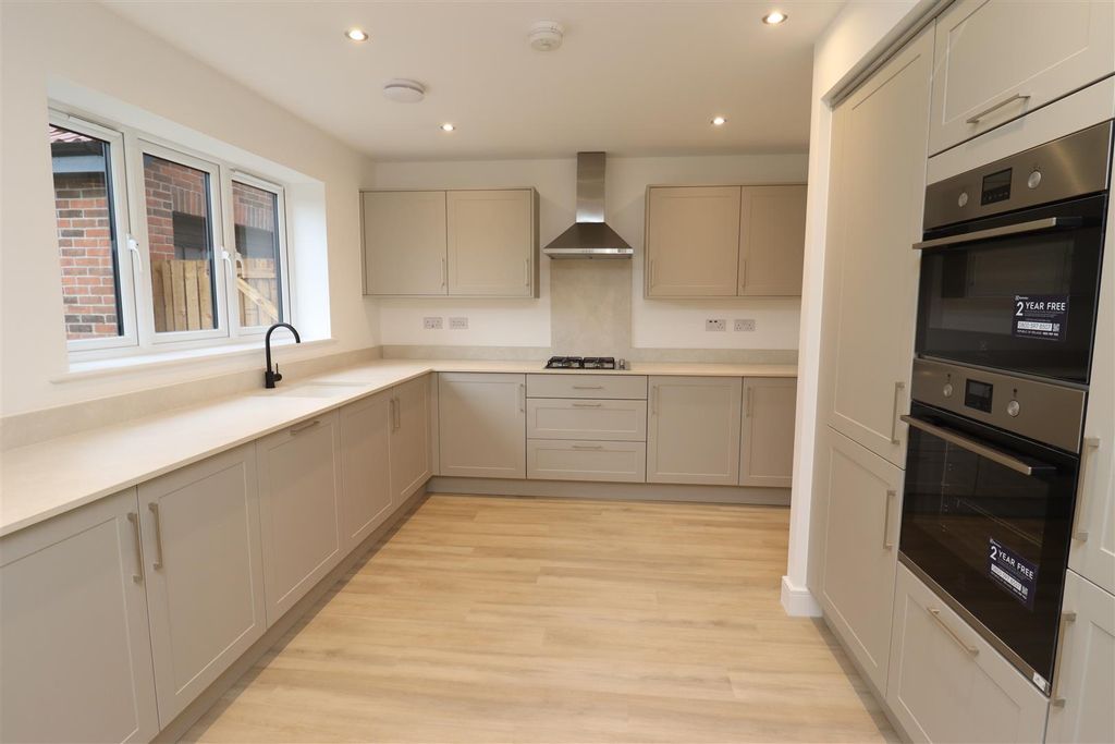 Property photo 2 of 11 Img_6915.Jpg