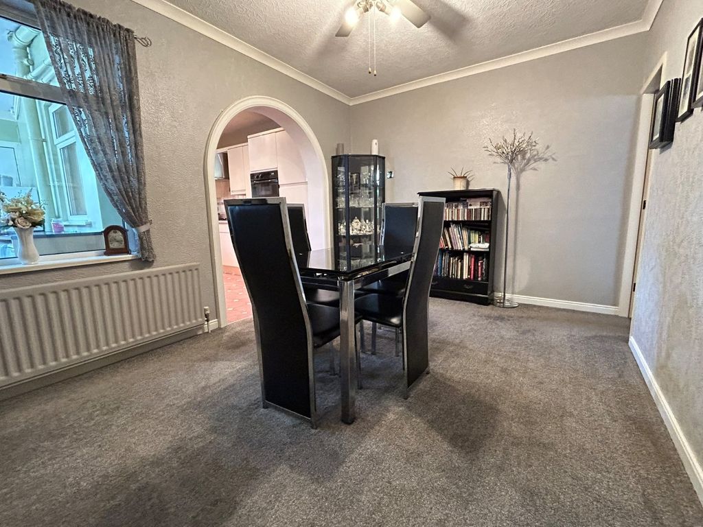 Property photo 3 of 24 Dining Room