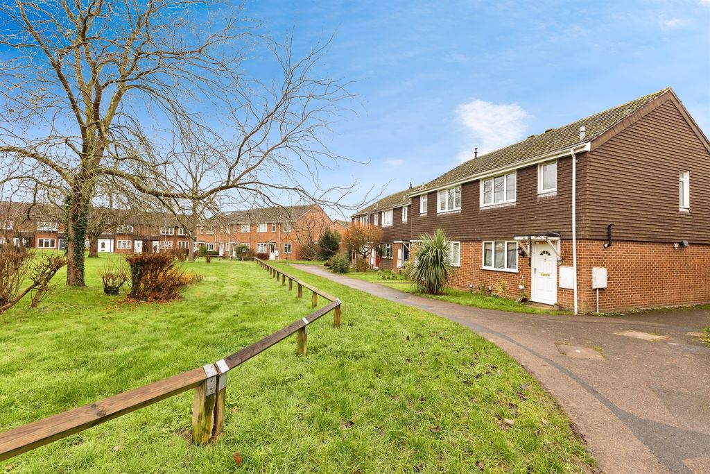 Property photo 2 of 19