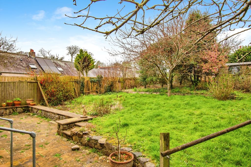 Property photo 3 of 19 Photo