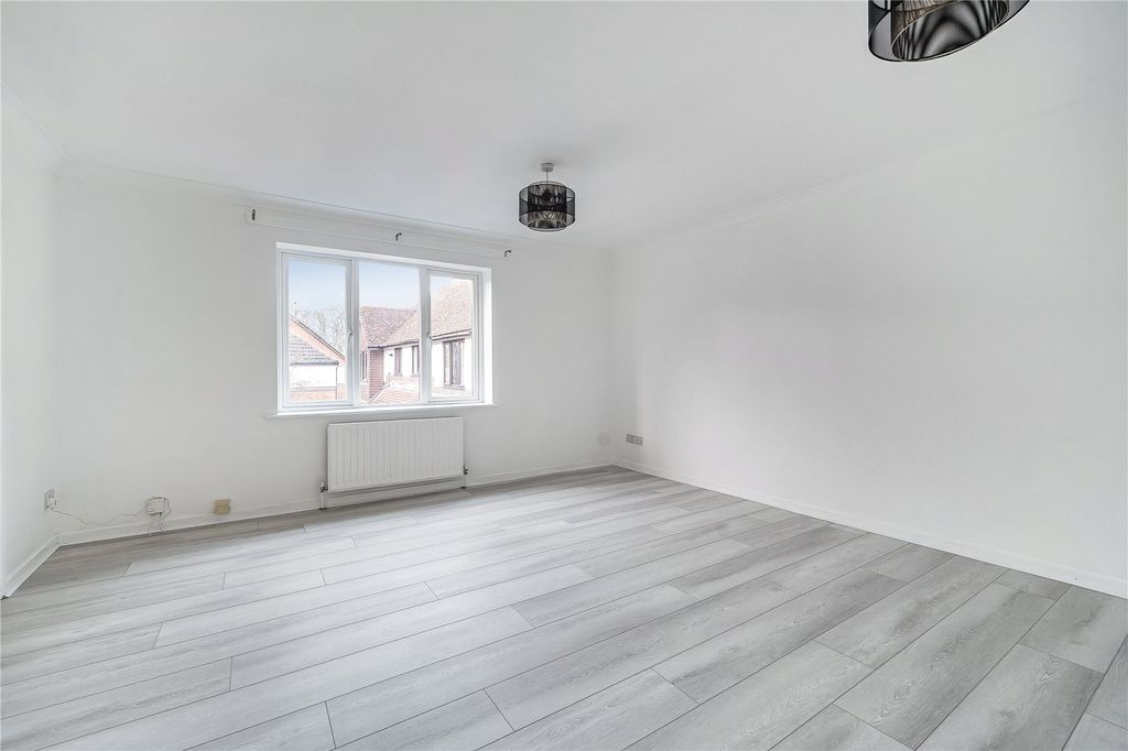 Property photo 2 of 11 Picture No. 29