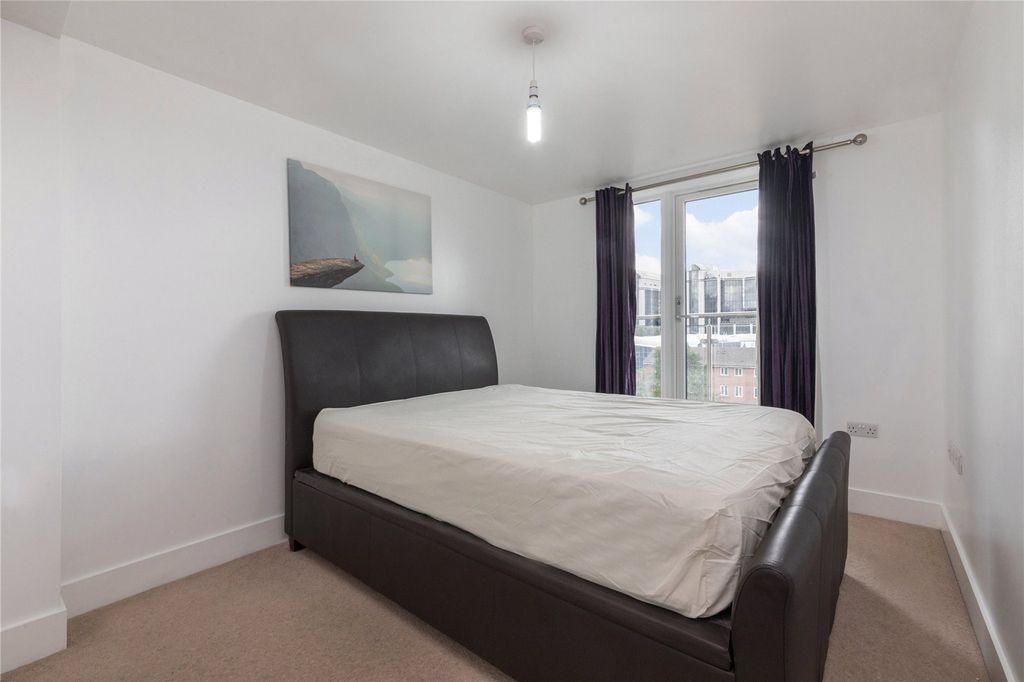 Property photo 3 of 11