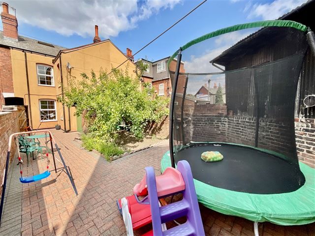 Property photo 1 of 21 Rear Garden