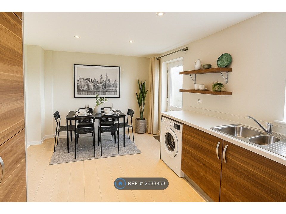 Property photo 3 of 17 Dining Area