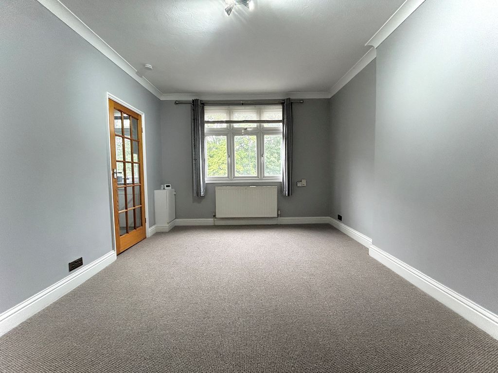 Property photo 2 of 11 Gallery