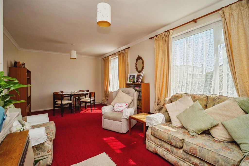 Property photo 2 of 17