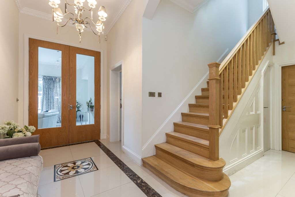 Property photo 3 of 40 33-Hamilton-Road-002