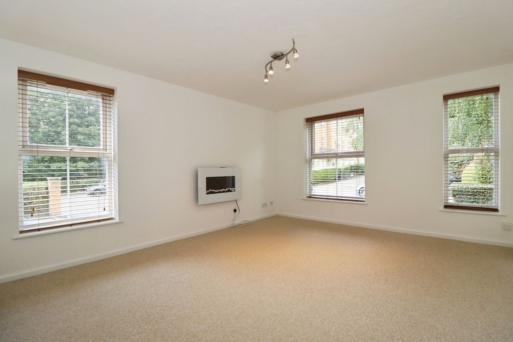Property photo 3 of 15 Pbox-Img.Jpg