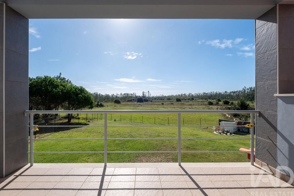 Property photo 2 of 40