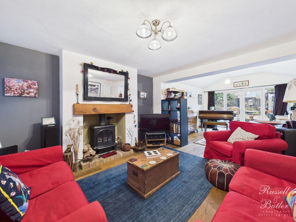 Property photo 2 of 18 Cam02127G0-Pr0374-Still006