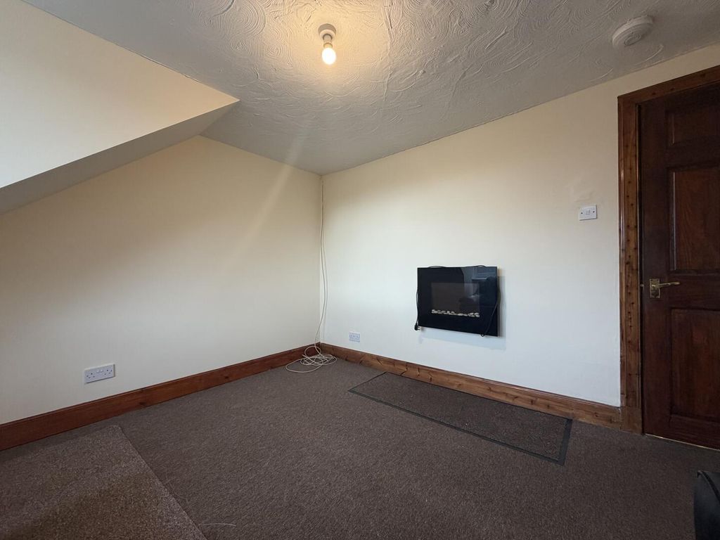 Property photo 3 of 10 Study