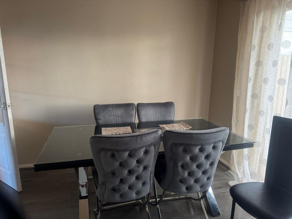 Property photo 3 of 18 Dining Room