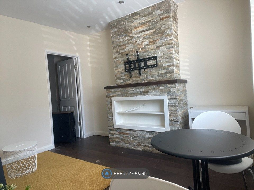 Property photo 2 of 8 Living Room