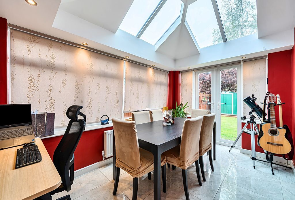 Property photo 3 of 12 1441863-11-69De17...