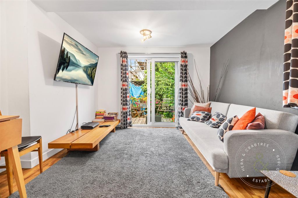Property photo 3 of 20 Hern Crabtree-650.Jpg