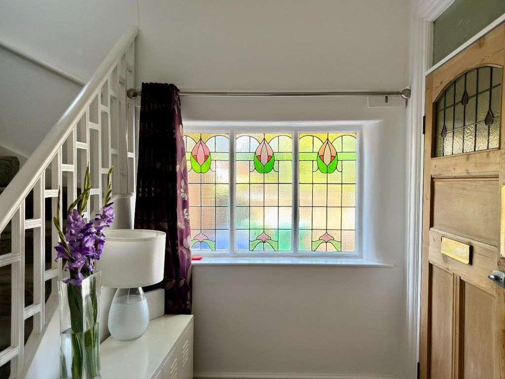 Property photo 3 of 34