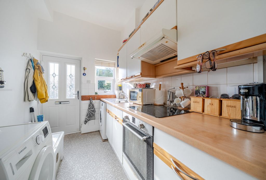 Property photo 3 of 9 1371403-20-68F754...